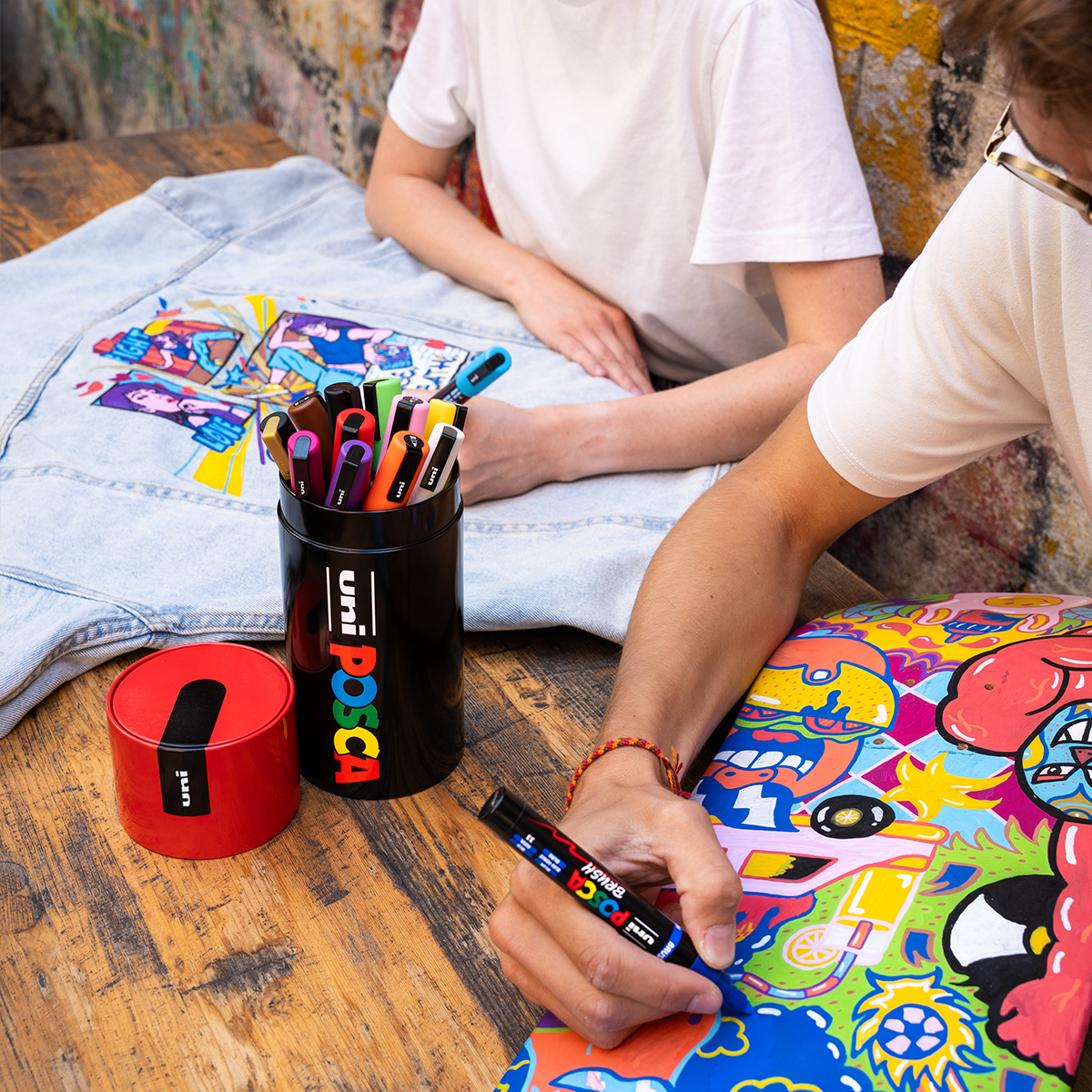 Posca kombinovaná sada popisovačů v plechové dóze – 13 ks (PC-3M, PC-5M, PC-5BR)